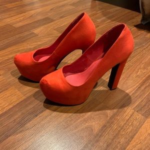 Divided Sexy Round Toe Heel NWOT